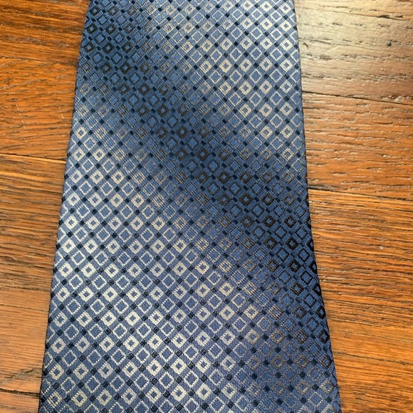 Patterned tie - Picture 2 of 4